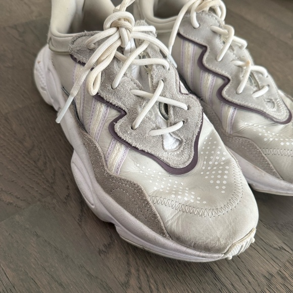 Adidas Ozweego Sneakers in White w/ Purple Accents Size Womens 8.5 - Picture 8 of 11